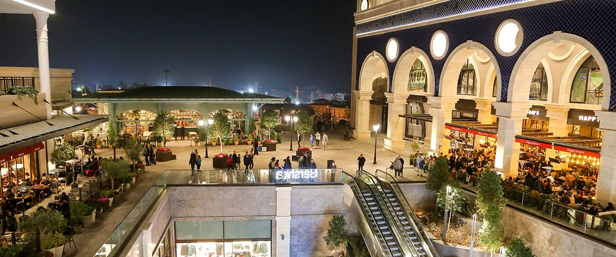Hilltown Küçükyalı AVM — yapı görünümü
